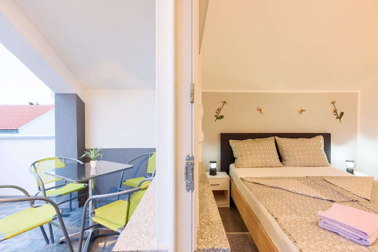 Apartmani Orhideja Gornji Karin Ngoại thất bức ảnh