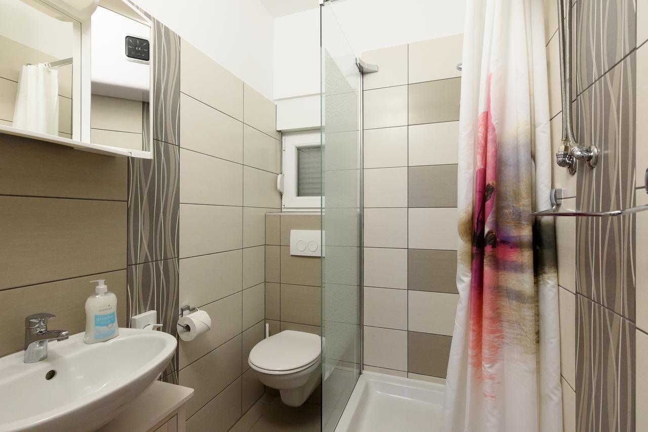 Apartmani Orhideja Gornji Karin Ngoại thất bức ảnh