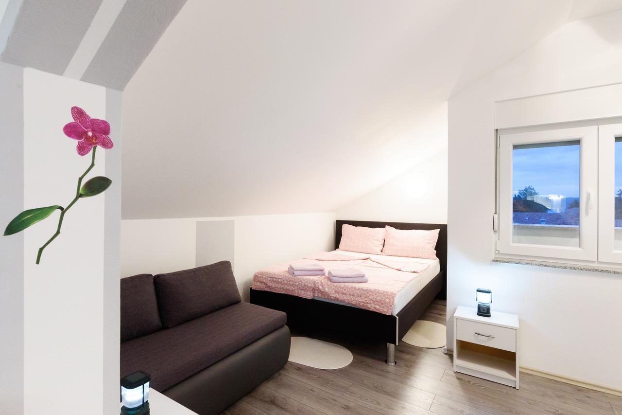Apartmani Orhideja Gornji Karin Ngoại thất bức ảnh