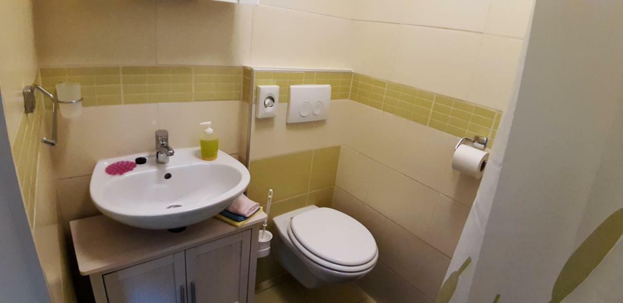 Apartmani Orhideja Gornji Karin Ngoại thất bức ảnh